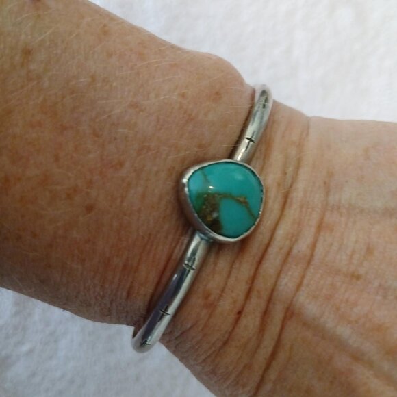 SILVER BRACELET WITH LARGE TURQUOISE STONE - Picture 1 of 2